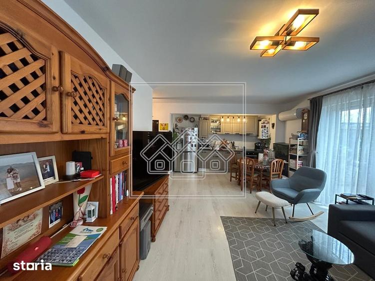 Apartament cu 3 camere în Turnișor