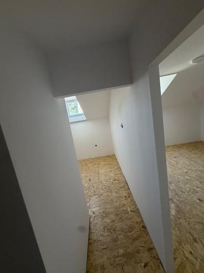 Casă cu 4 camere cu Canalizare în Central