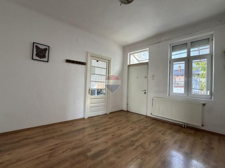 Duplex cu 3 camere cu Teren 182.5 Mp în Eroii Revoluției