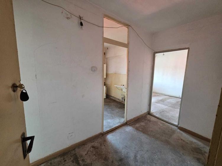 Apartament cu 4 camere decomandat în Steaua