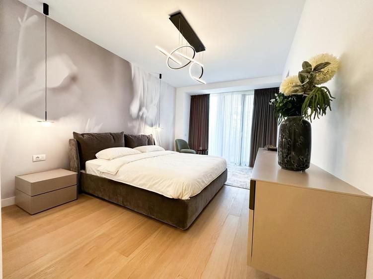 Apartament cu 4 camere semidecomandat în Arcul de Triumf