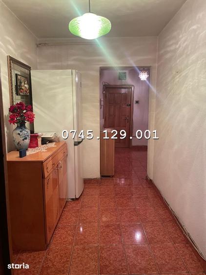 Apartament cu 3 camere decomandat în Șerbănești