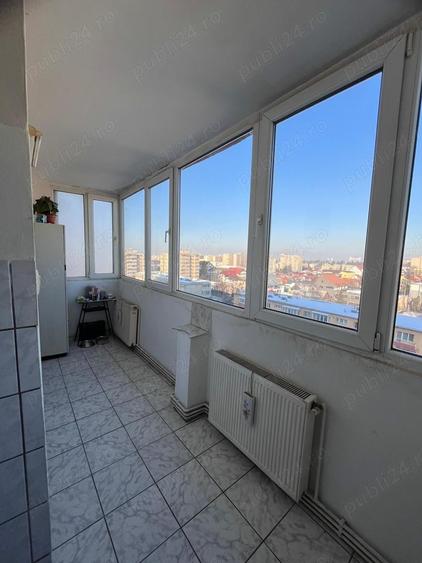 Apartament cu 3 camere decomandat în Astra