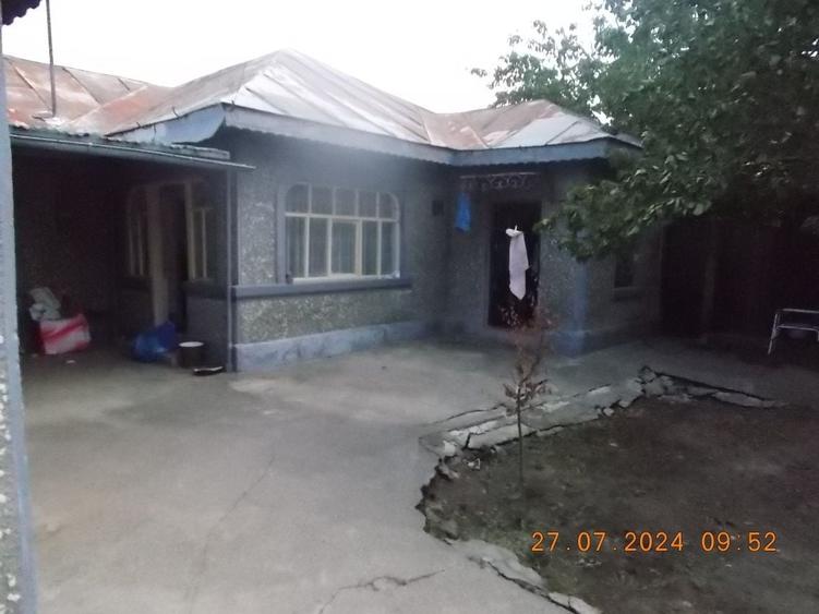 Casă cu 4 camere în Exterior Vest