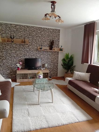 Casă cu 2 camere cu Teren 165 Mp în Central
