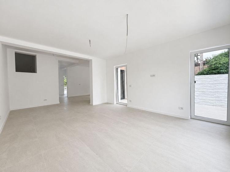 Duplex cu 4 camere cu Canalizare în Ghiroda