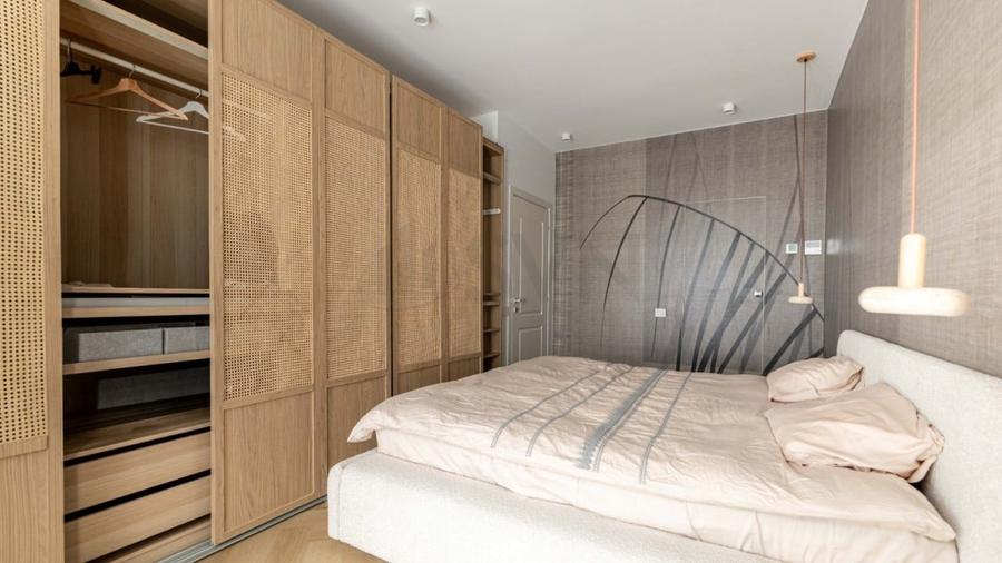 Apartament cu 3 camere decomandat, mobilat în P-ta Presei Libere