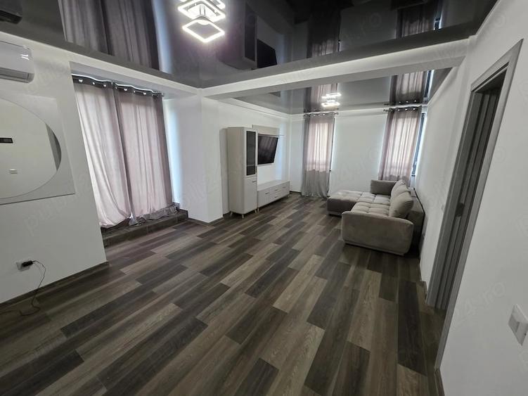 Apartament cu 2 camere decomandat în Micro 17