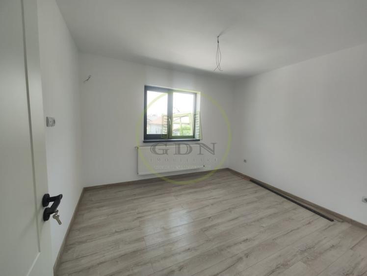 Casă individuală cu 3 camere cu Canalizare în Preajba