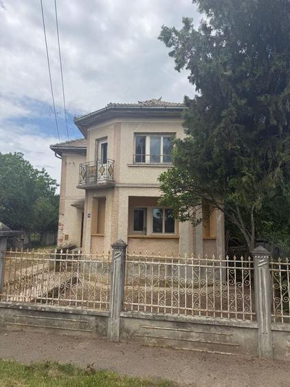Casă cu 4 camere în Odoreu