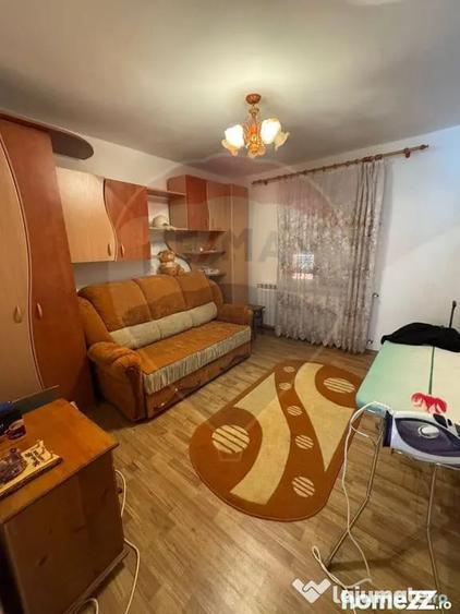 Casă cu 6 camere cu Teren 1526 Mp în Bolotești