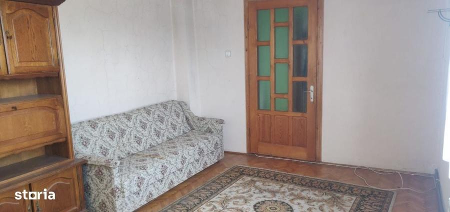 Casă cu 4 camere în Sânnicoară