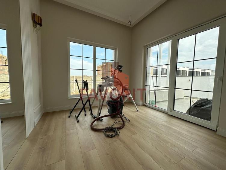 Duplex cu 4 camere cu Canalizare în Săcălaz