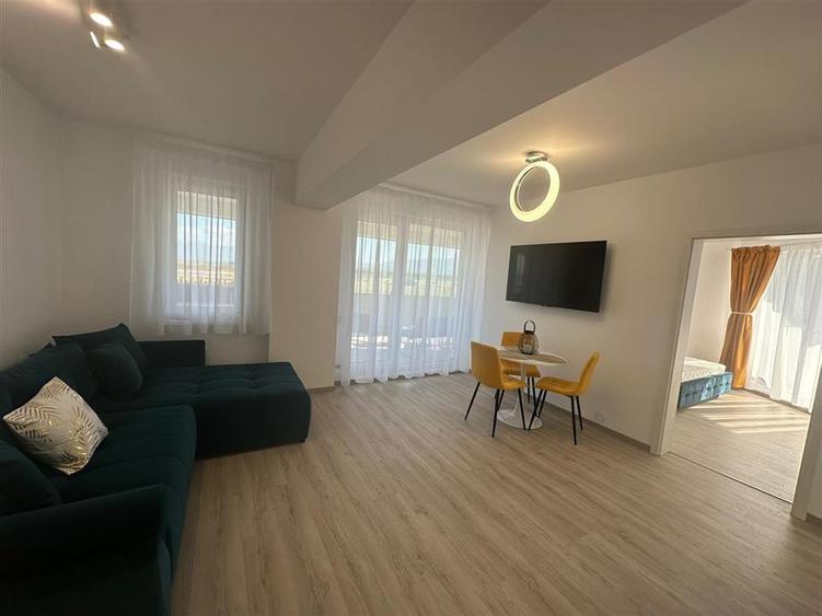 Apartament cu 2 camere semidecomandat, mobilat în Exterior Sud