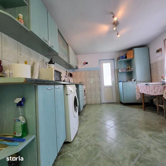 Casă cu 3 camere cu Teren 1000 Mp în Central