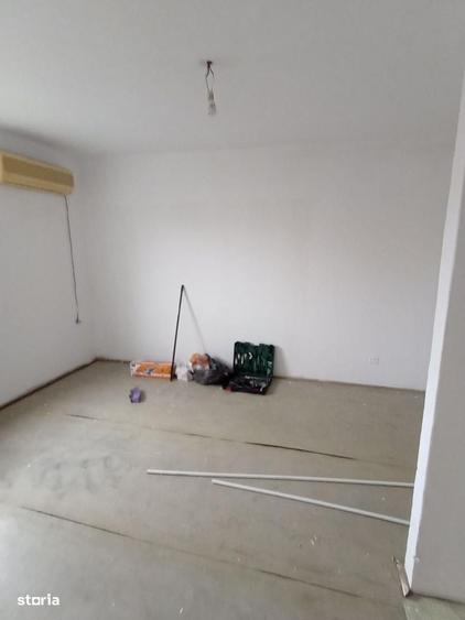 Apartament cu 2 camere semidecomandat în Gorjului
