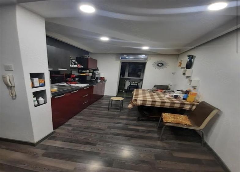Apartament cu 2 camere decomandat în Lipovei