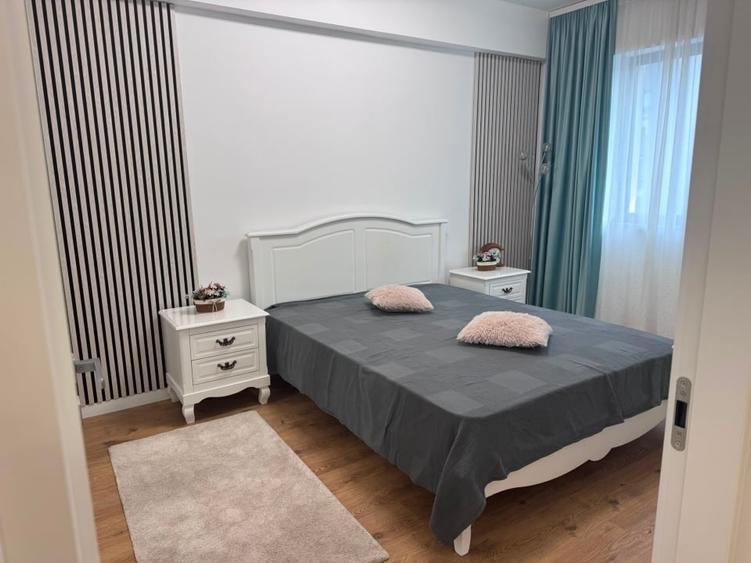 Apartament cu 2 camere semidecomandat, mobilat în Central