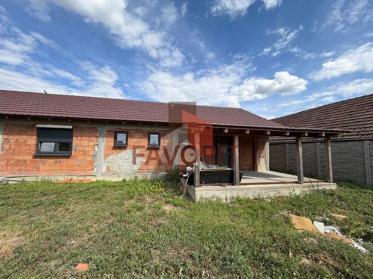 Individuala | 4 camere | 860 mp teren | Pozitie excelenta | Asfalt | - 14