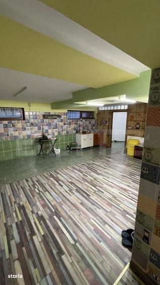 Casă cu 4 camere în Central