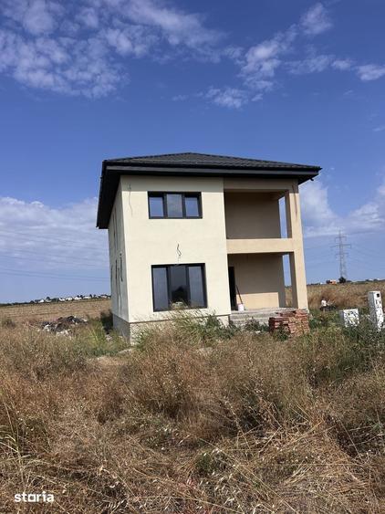 Casă cu 4 camere cu Teren 350 Mp în Vidra