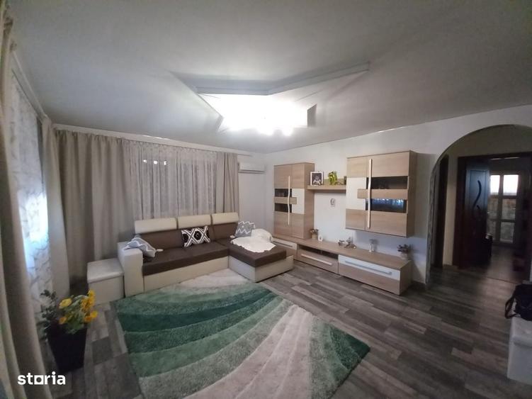 Casă cu 4 camere cu Teren 900 Mp în Central