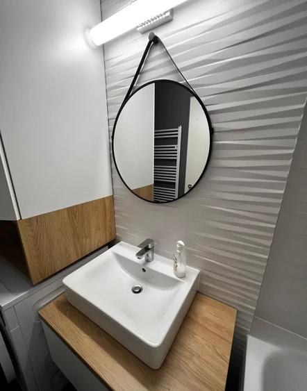 Apartament cu 2 camere decomandat, mobilat în Tractorul