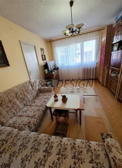 Apartament cu 3 camere semidecomandat în Dacia — fotografia 1