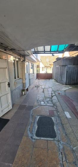 Casă individuală cu 2 camere cu Canalizare în Ultracentral