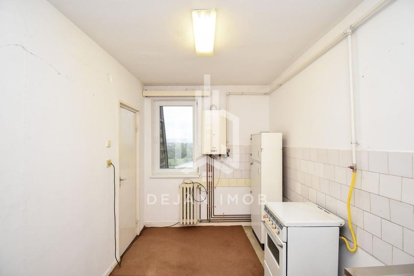 Apartament cu 4 camere circular în Lenin