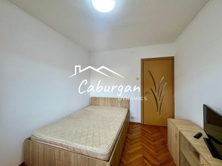 Apartament cu 3 camere semidecomandat, mobilat în Central