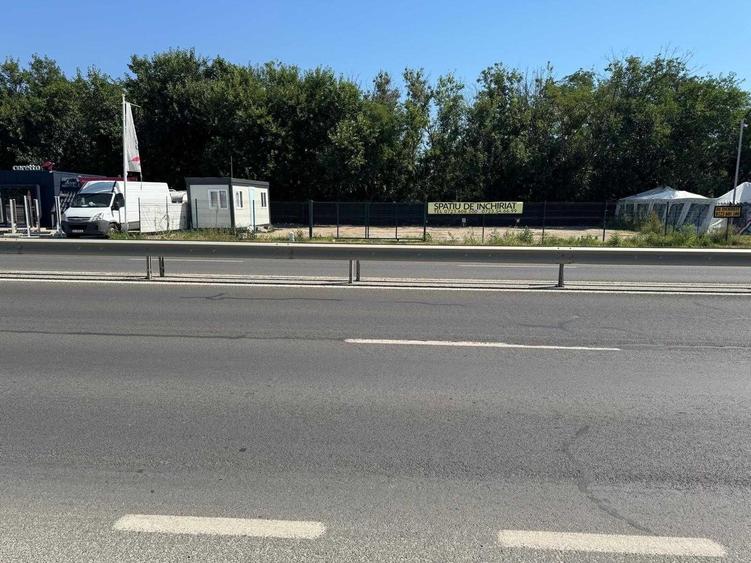 Spațiu comercial, de 1,000 mp, în Preajba