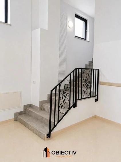 Spa?iu Comercial/Produc?ie de Vanzare_Amplasare Excelenta la Strada Principala - 13