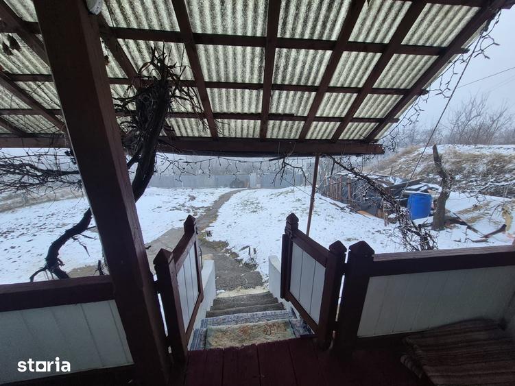 Casă cu 2 camere cu Teren 5135 Mp în Dobreni
