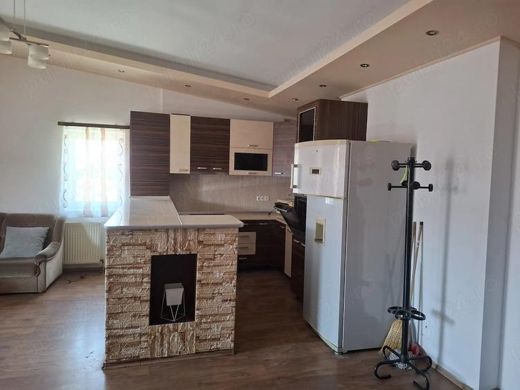 Apartament cu 3 camere nedecomandat în UTA