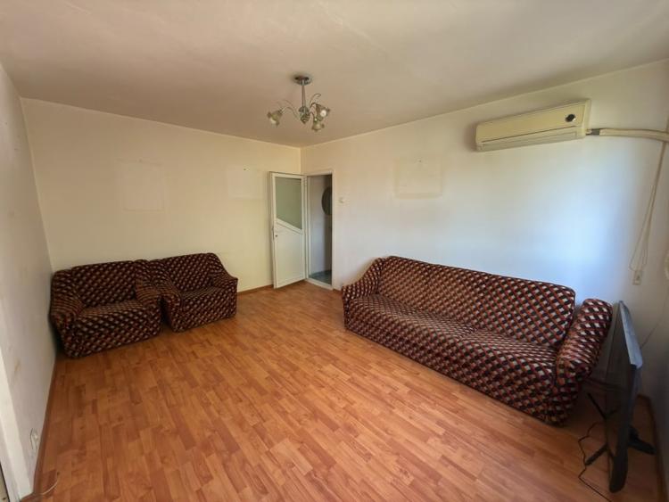Apartament cu 2 camere semidecomandat, mobilat în Republicii