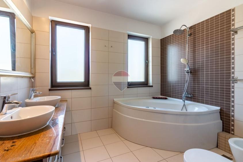 Apartament cu 3 camere semidecomandat, mobilat în Sisești