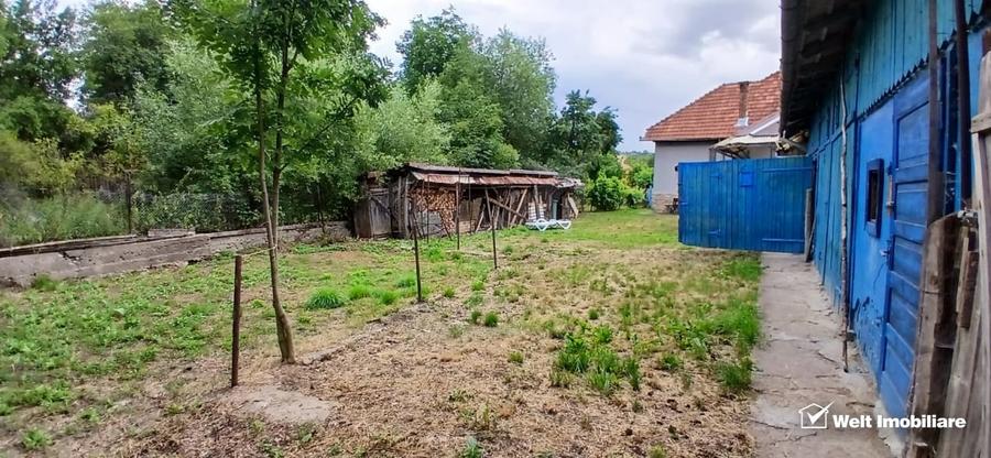 Casă individuală cu 4 camere cu Teren 1315 Mp în Mănăstireni