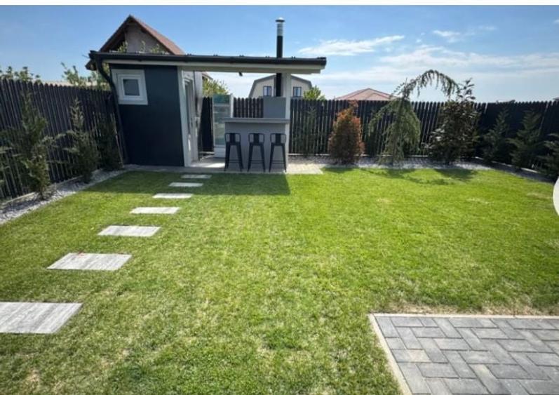 Casă individuală cu 3 camere cu Canalizare în Moșnița Nouă