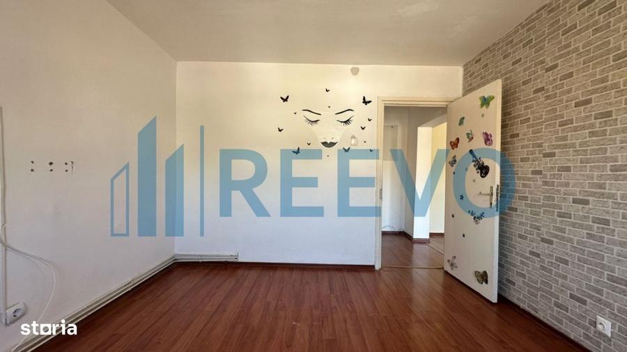 Apartament cu 2 camere semidecomandat în Podei
