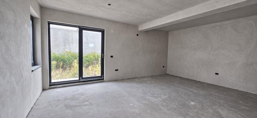 Duplex cu 4 camere cu Canalizare în Ovidiu