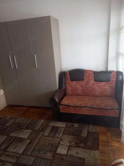Garsonieră decomandată în Central