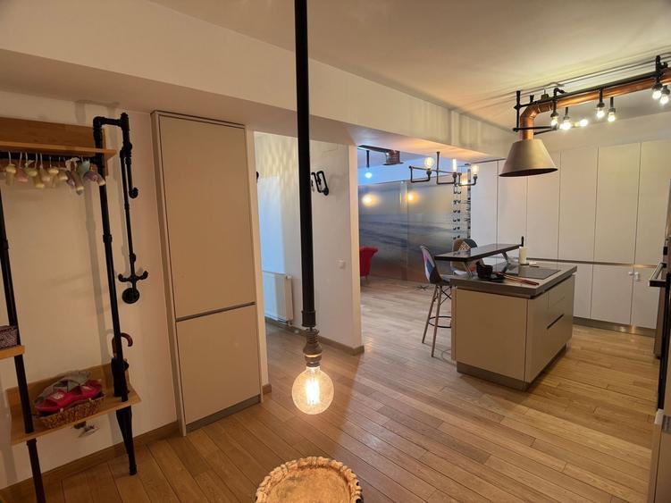 Apartament cu 3 camere, mobilat în Barbu Văcărescu