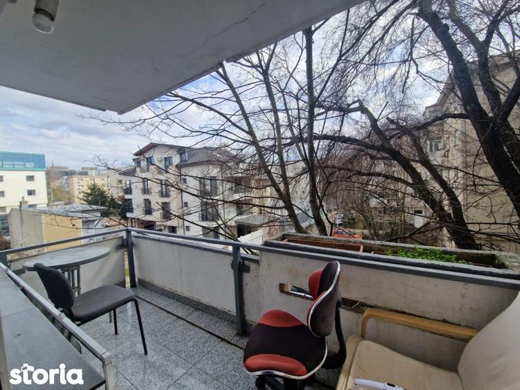 Apartament cu 3 camere decomandat în Tei