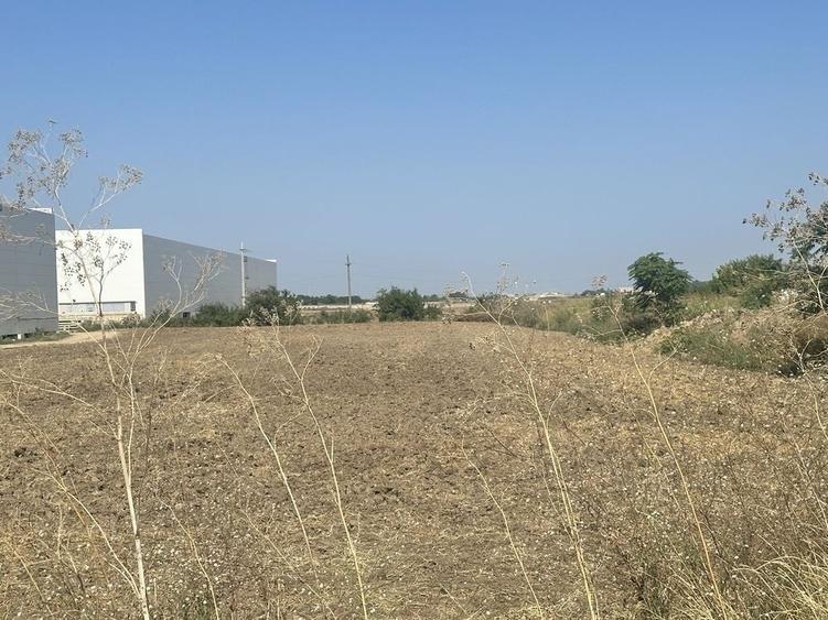 Spațiu comercial, în Buciumeni