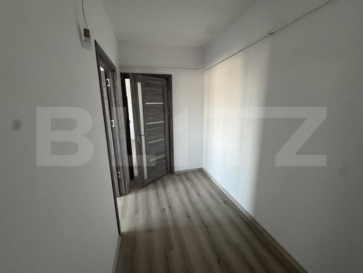 Apartament cu 4 camere semidecomandat în Tătărași