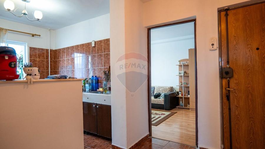 Apartament cu 3 camere decomandat, mobilat în Rahova
