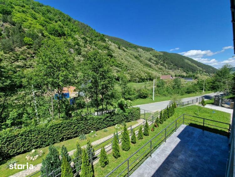 Casă cu 3 camere cu Canalizare în Gura Râului