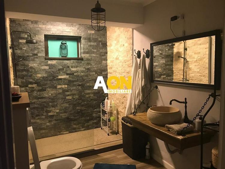 Casă individuală cu 7 camere cu Teren 2100 Mp în Micești