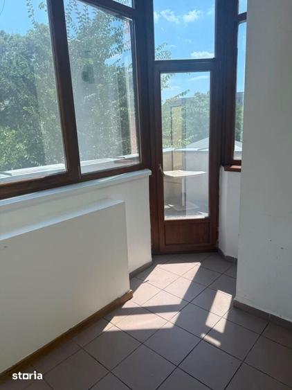 Spațiu comercial, de 90 mp, în Titan